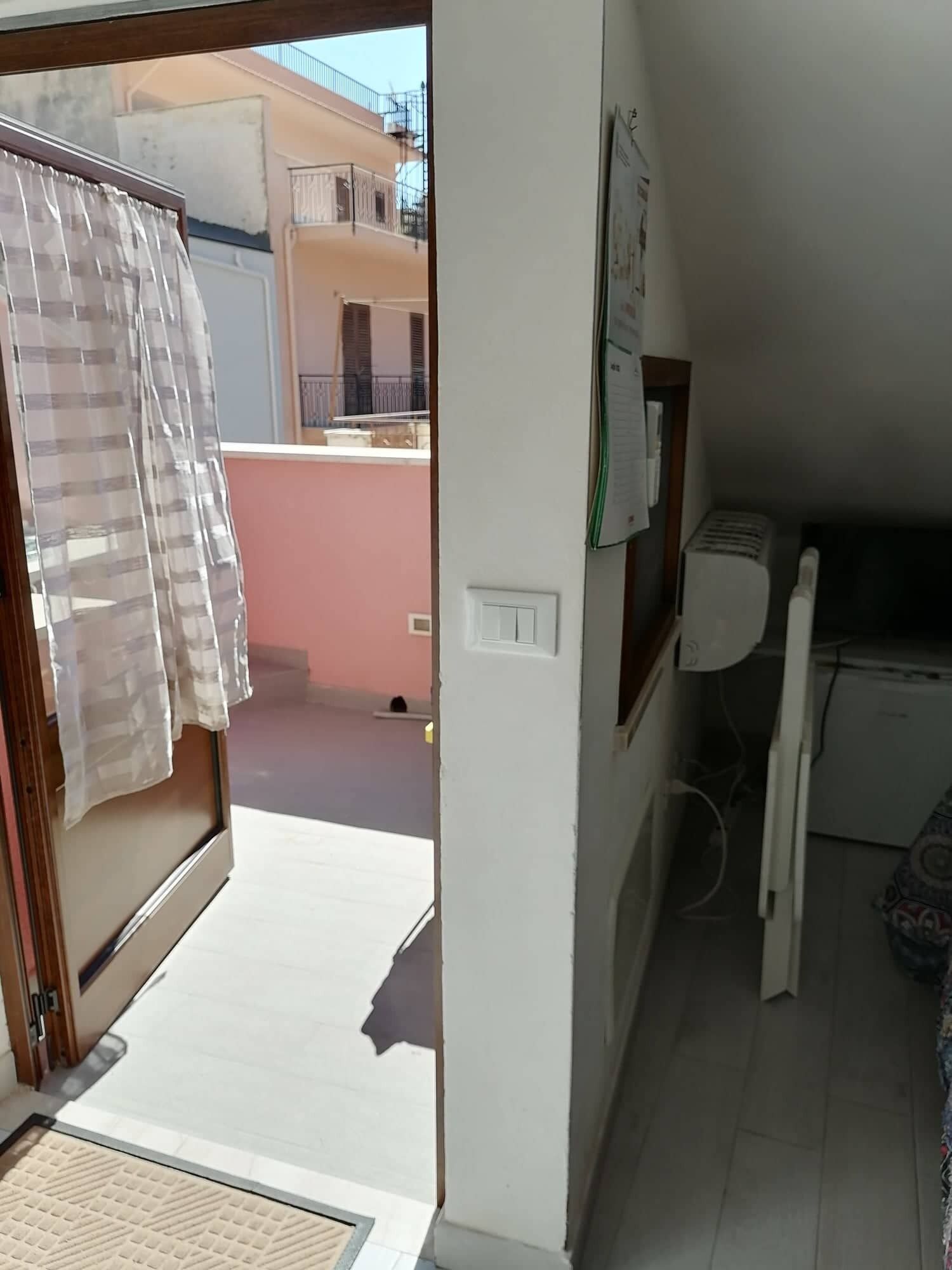 Einzelzimmer, 1 großes Einzelbett, eigenes Bad | Terrasse/Patio