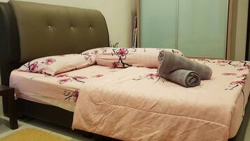 Basic House, 3 Bedrooms | 3 bedrooms, soundproofing, iron/ironing board, free rollaway beds