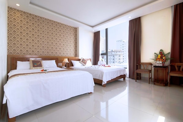 Minibar, in-room safe, desk, soundproofing - Charming Danang (Da Nang)