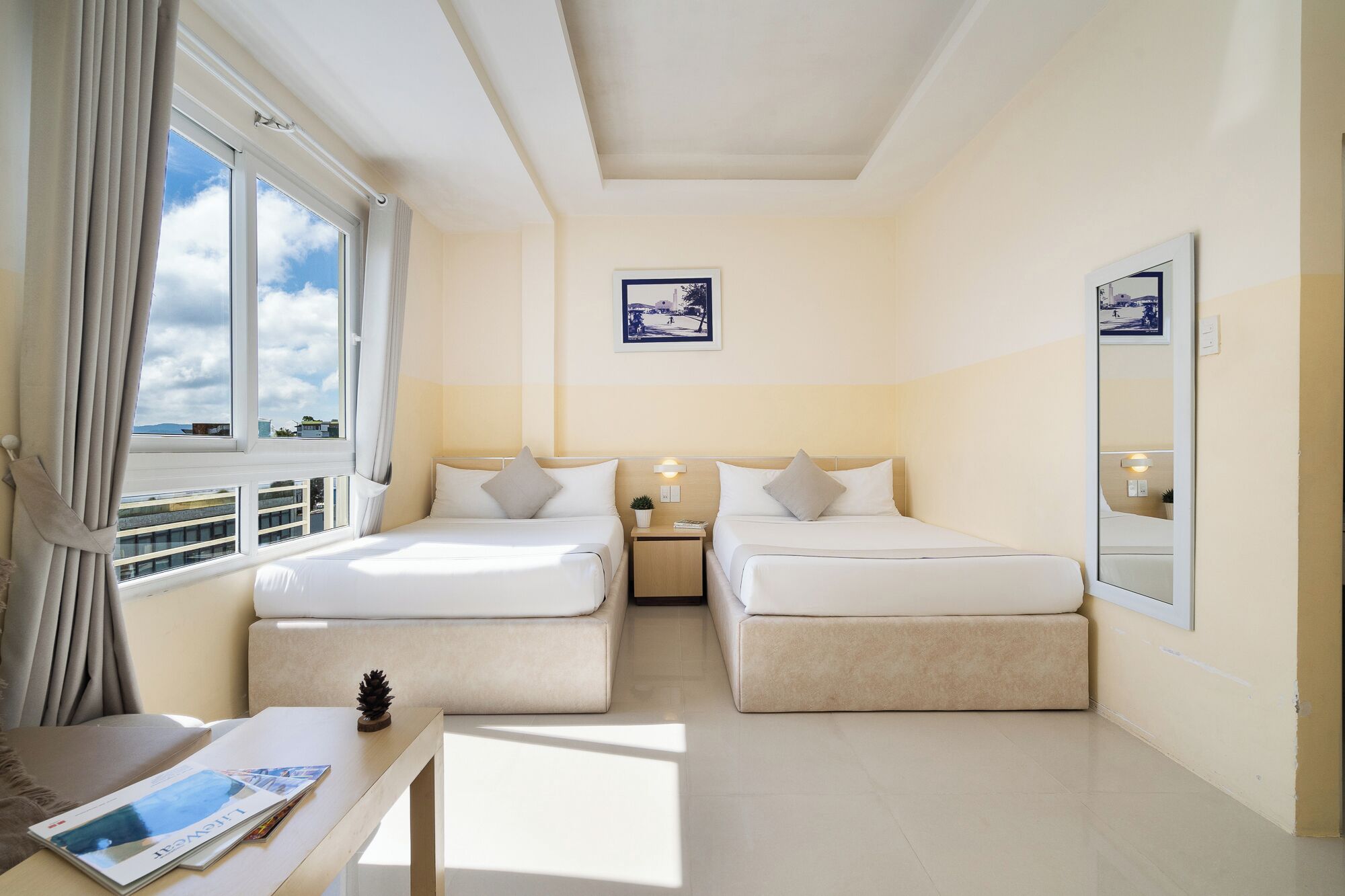 Luxury Quadruple Room | Minibar, desk, soundproofing, free WiFi