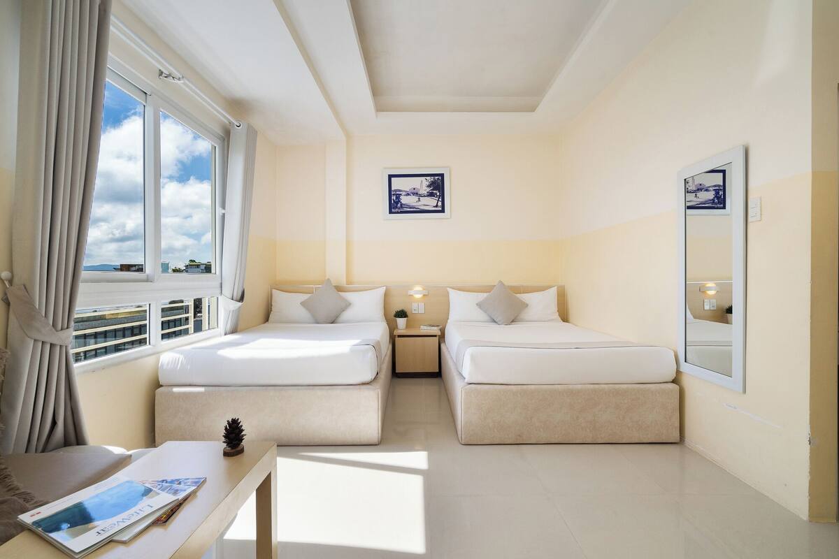 Phòng 4 Cao cấp | Minibar, bàn, phòng cách âm, truy cập Internet không dây miễn phí 
