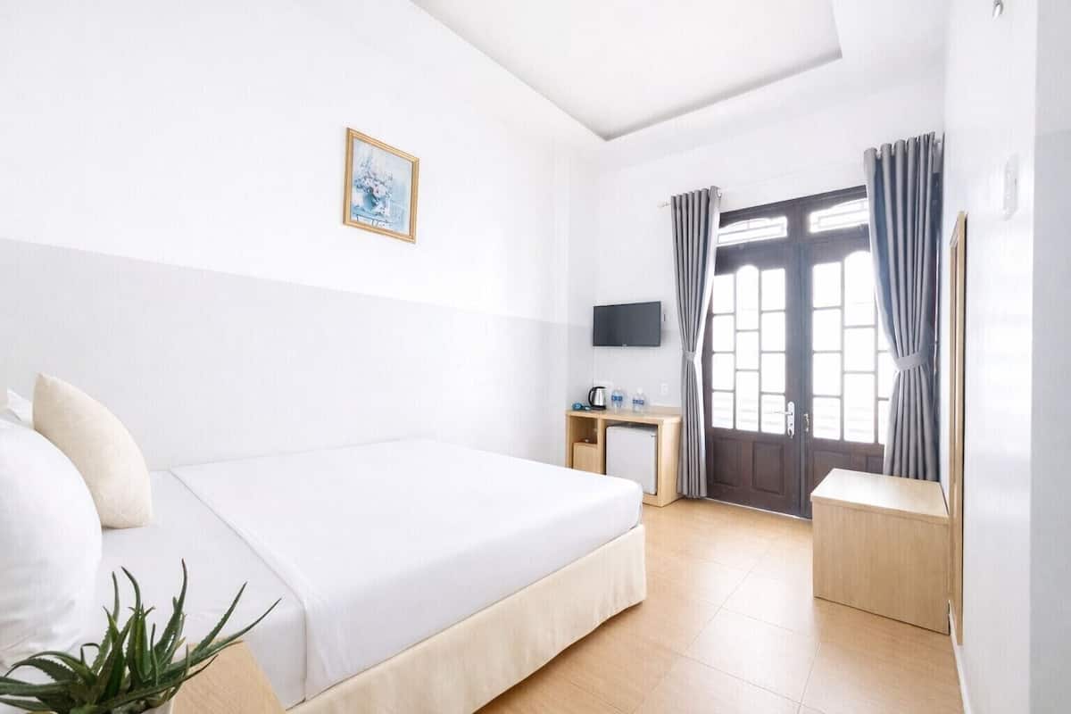 Minibar, bàn, phòng cách âm, truy cập Internet không dây miễn phí 