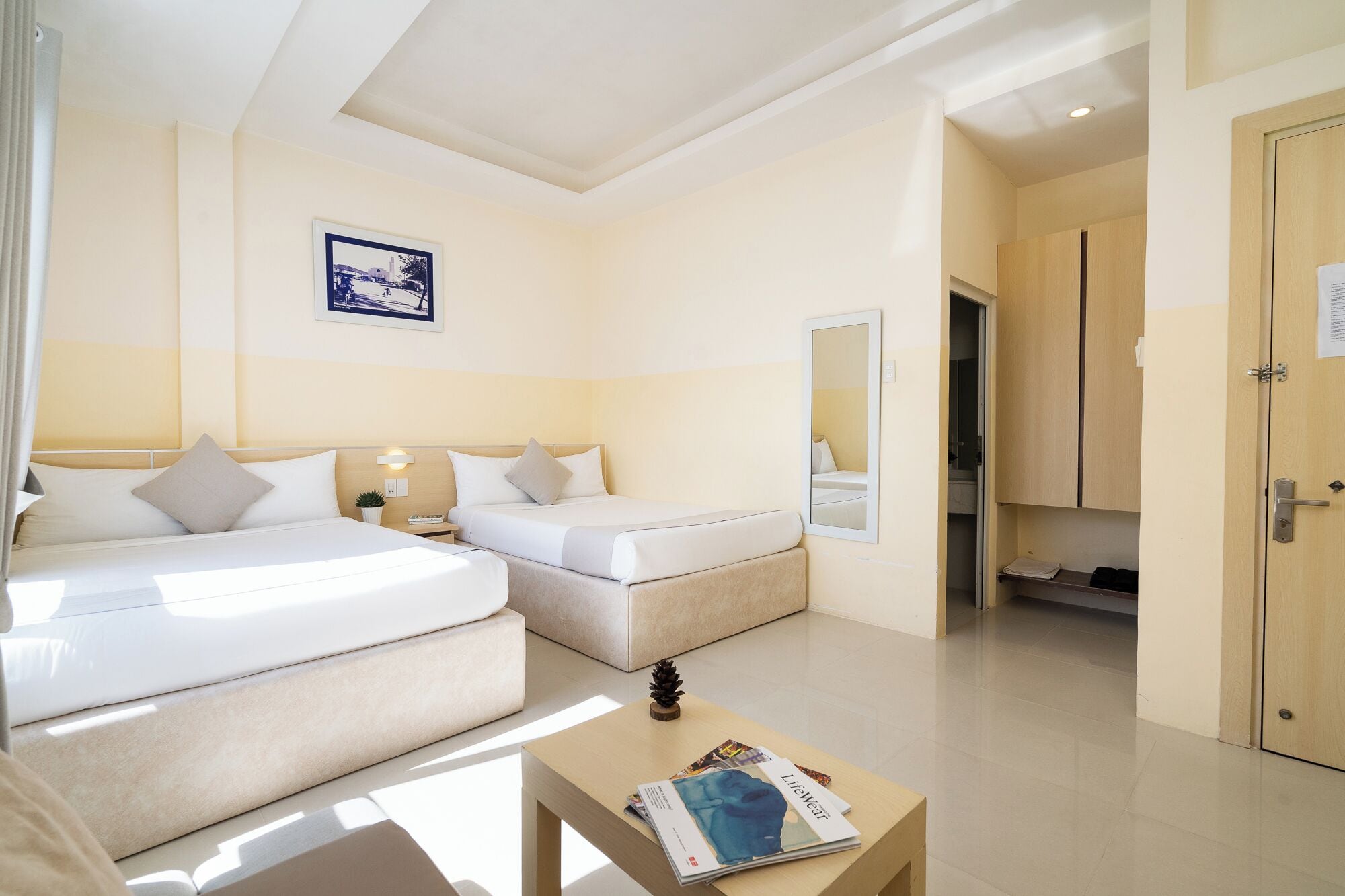 Superior Quadruple Room | Minibar, desk, soundproofing, free WiFi