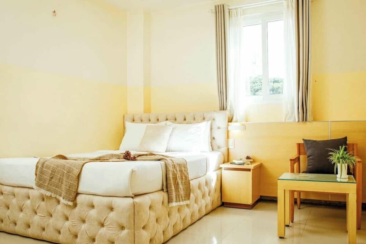 Minibar, desk, soundproofing, free WiFi