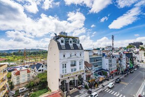 Vue sur la ville depuis l’hébergement