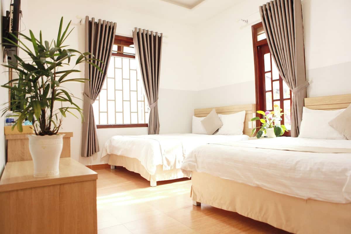 Minibar, skrivebord, lydisolert og wi-fi (inkludert)