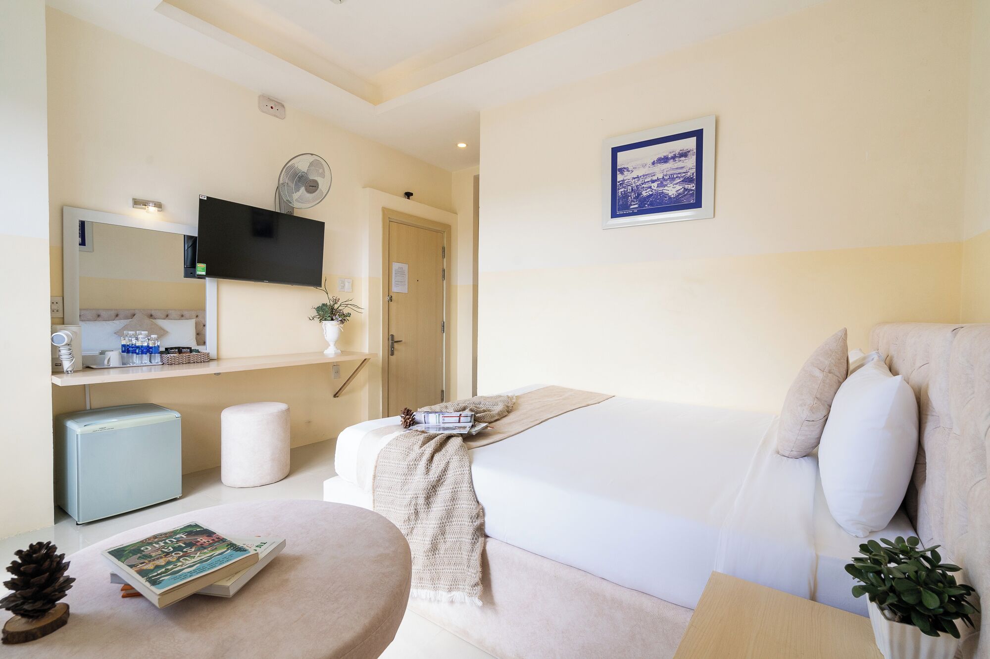 Minibar, desk, soundproofing, free WiFi