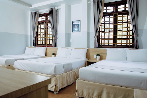 Family Room, Multiple Beds