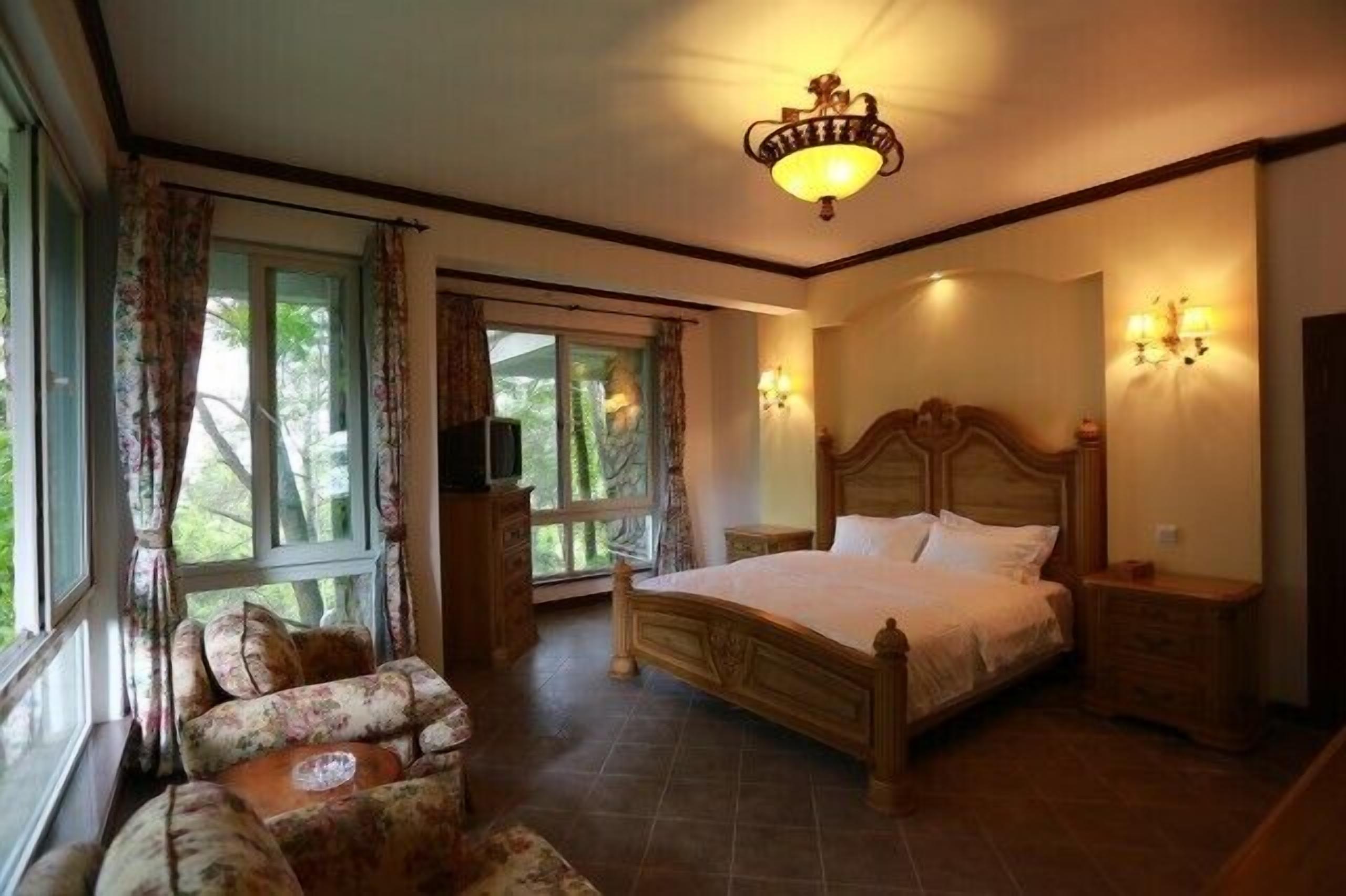 Villa, 5 Schlafzimmer, Seeblick | 5 Schlafzimmer, Schreibtisch, Bügeleisen/Bügelbrett, kostenloses WLAN