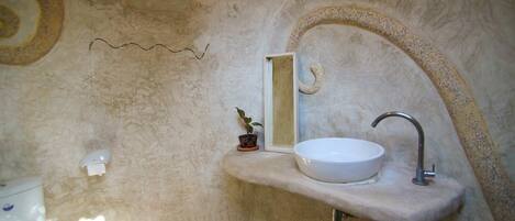 Double Bungalow | Bathroom sink