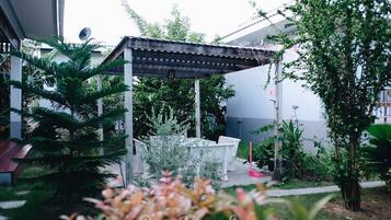 ๋๋ธ๋ฃธ | ํ
๋ผ์ค/ํํฐ์ค