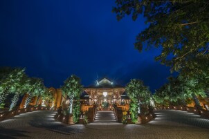 Fachada del alojamiento - Noche