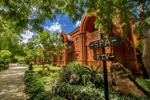 Property grounds - Heritage Bagan Hotel (Nyaung-U)