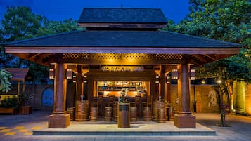 池畔酒吧