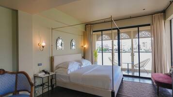 Minibar, in-room safe, soundproofing, rollaway beds (surcharge)