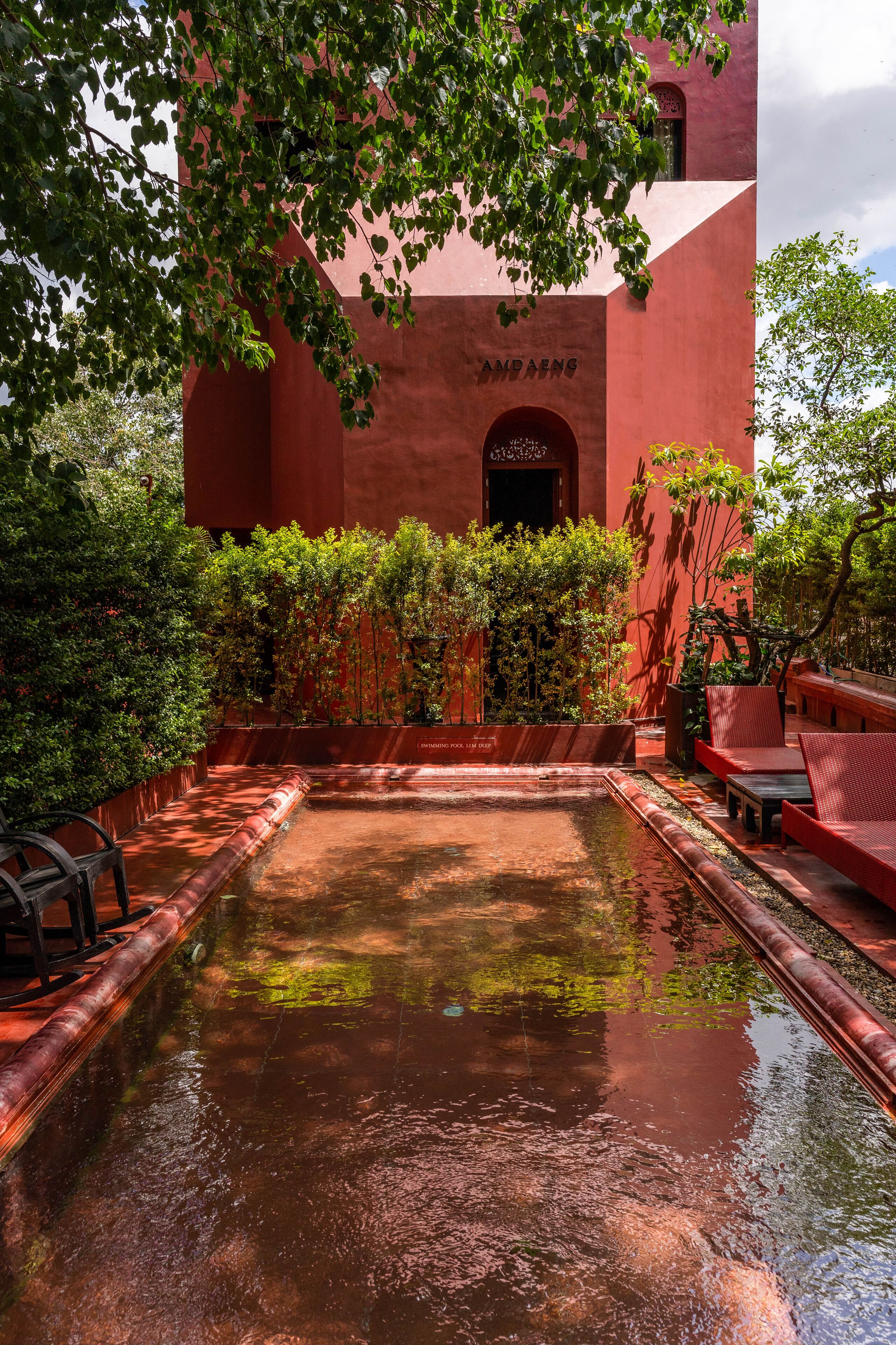 outdoor pool, pool loungers