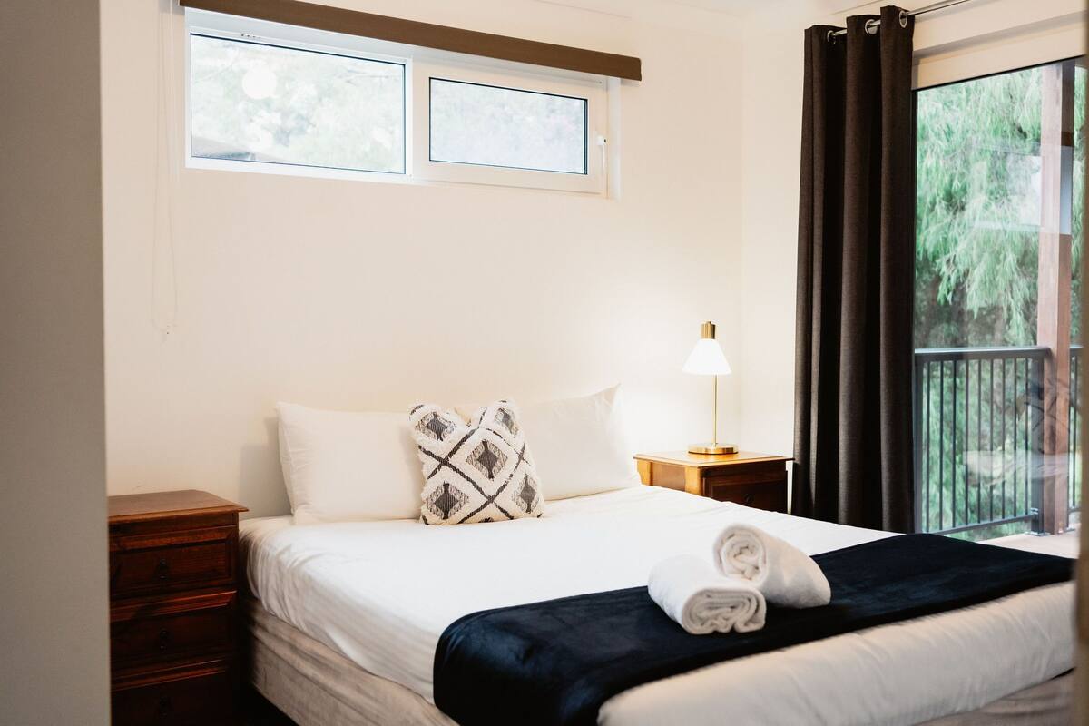 2 Schlafzimmer, hochwertige Bettwaren, schallisolierte Zimmer