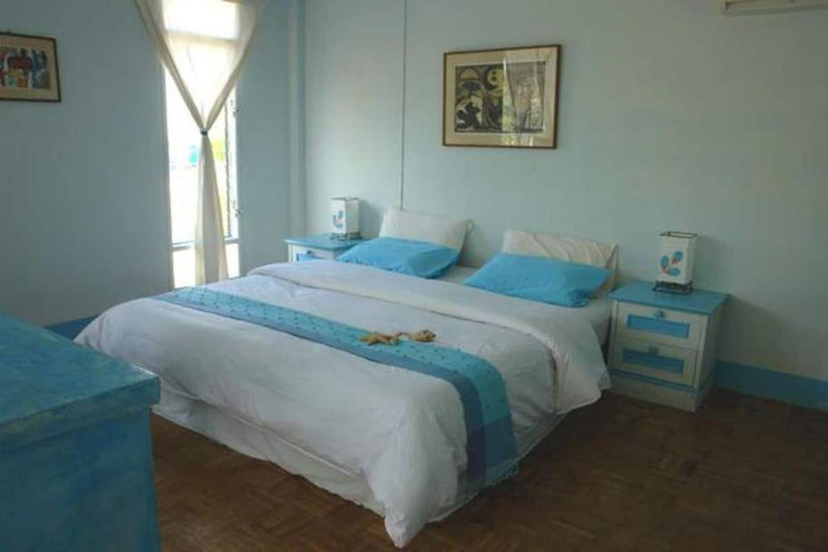 Rollaway beds, free WiFi
