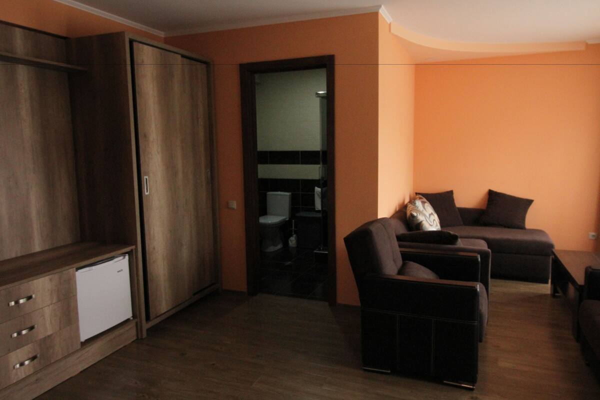 Flat-screen TV, fireplace