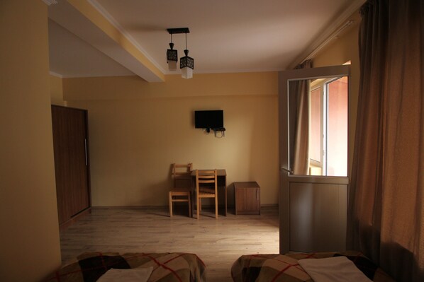 1 bedroom, premium bedding, minibar, in-room safe