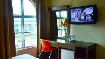 Rom – standard (King) | Minibar, skrivebord, strykejern/-brett og wi-fi (inkludert)