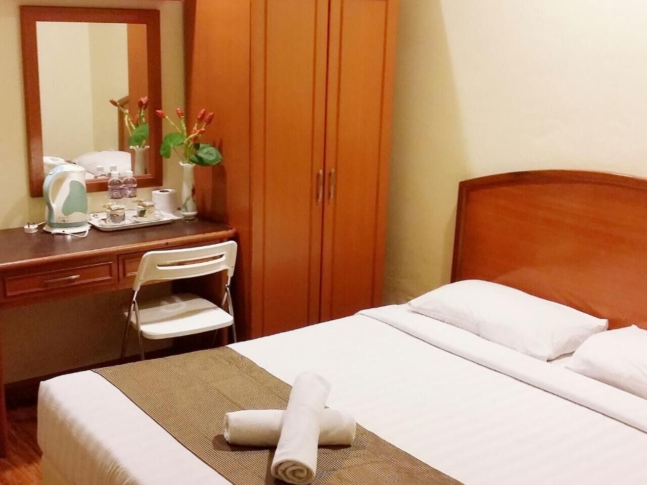 minibar, desk, iron/ironing board, free wifi