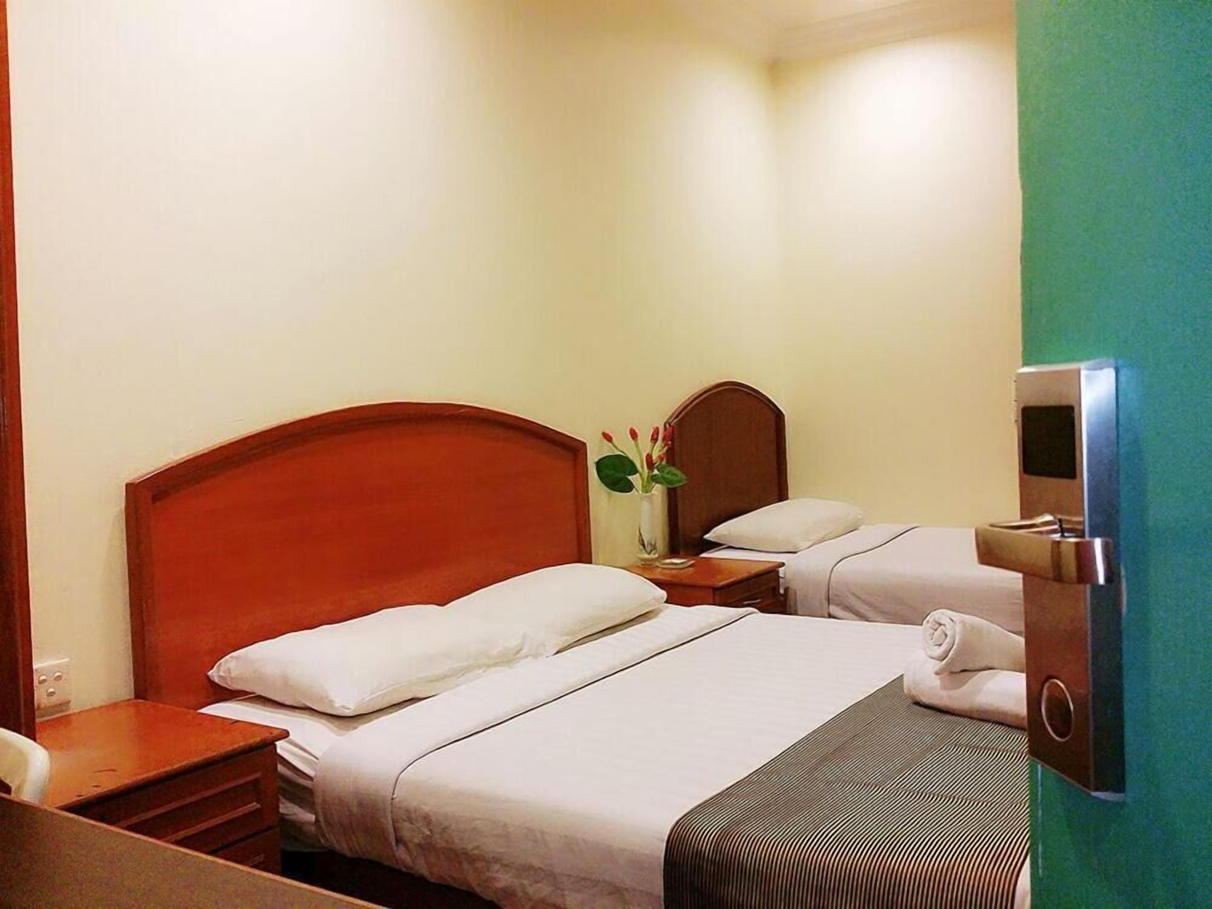 minibar, desk, iron/ironing board, free wifi