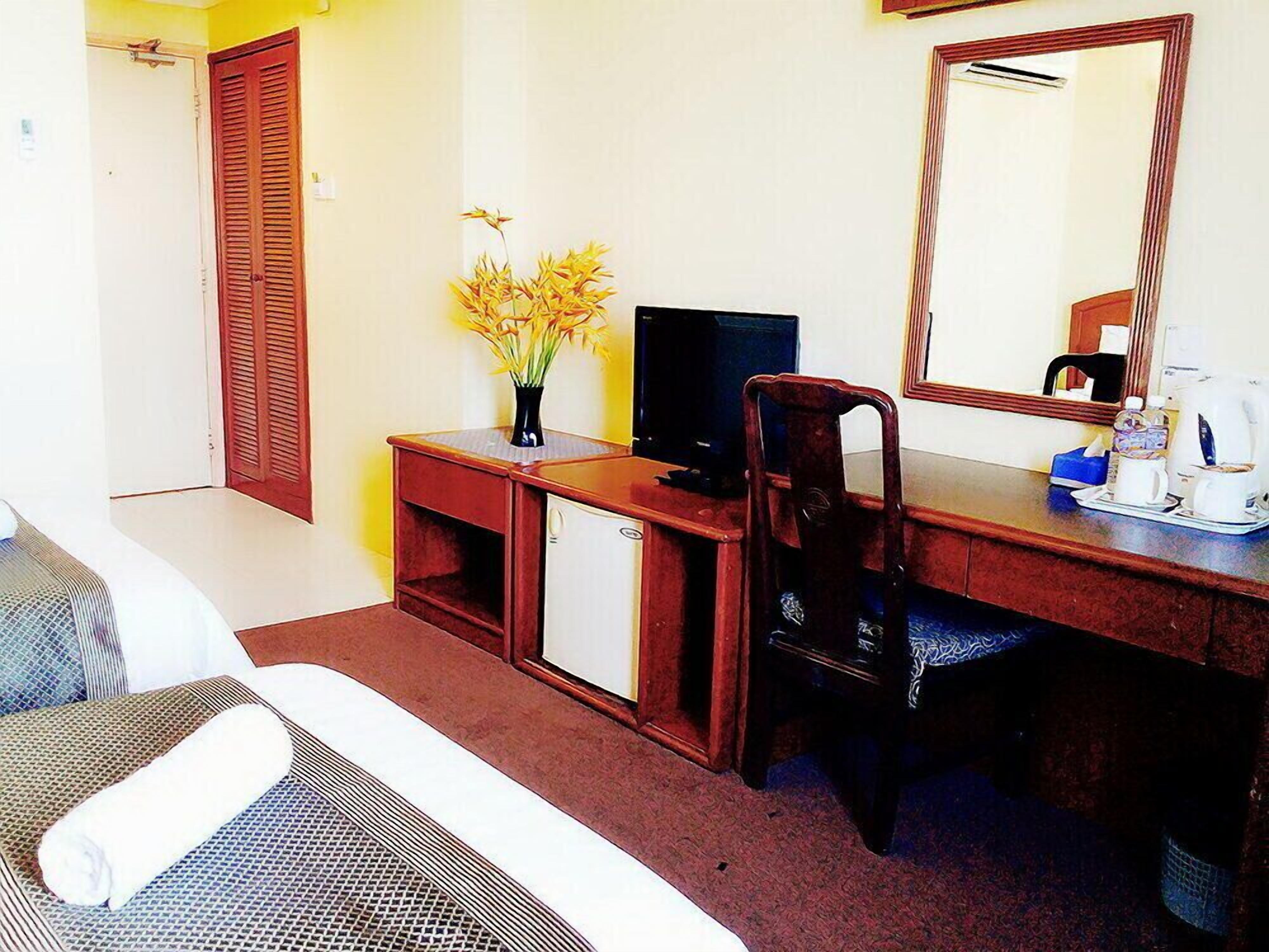 minibar, desk, iron/ironing board, free wifi