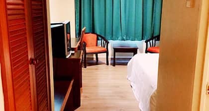 Global Hotel