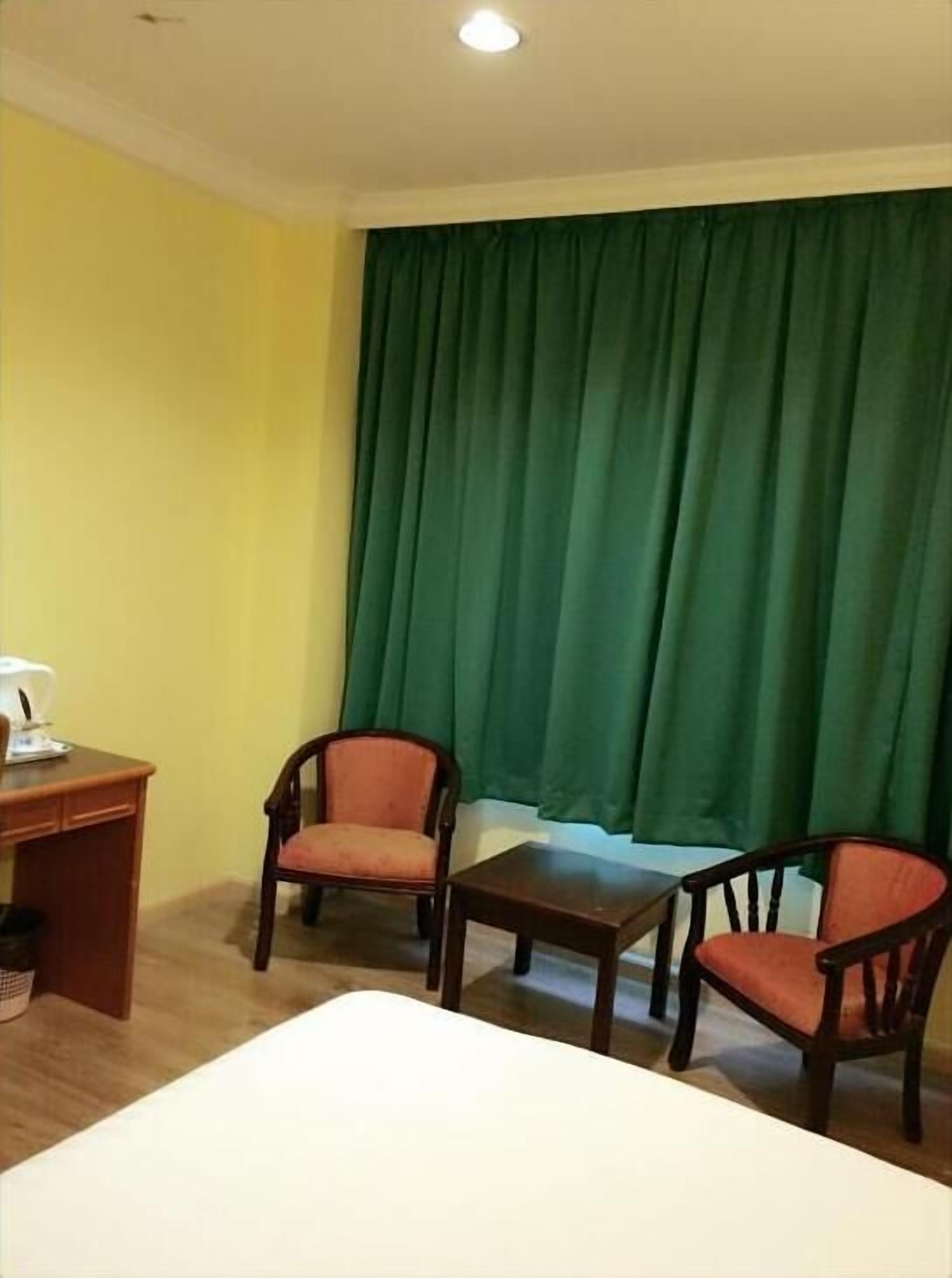 minibar, desk, iron/ironing board, free wifi