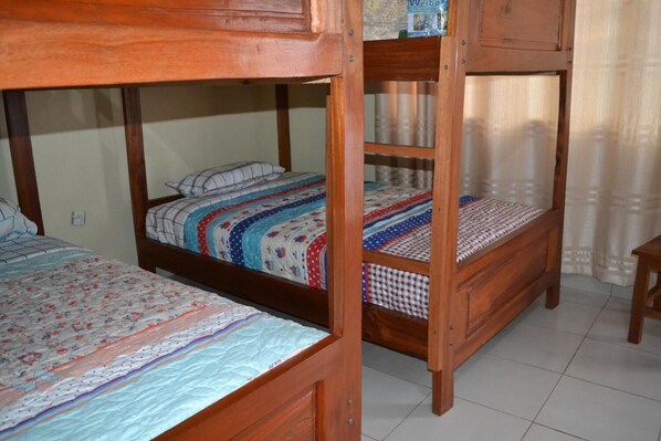 Room, Mixed Dorm (8 beds)