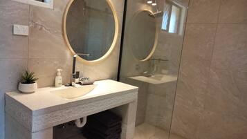 Chambre Quadruple | Salle de bain