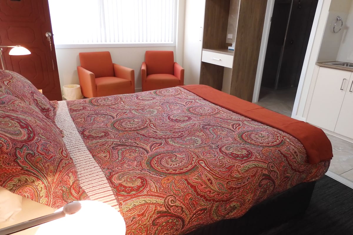 Executive Double Room | Desk, laptop workspace, soundproofing, free WiFi