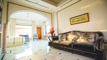 Royal Exclusive Villa | Premium bedding, free minibar items, in-room safe, soundproofing