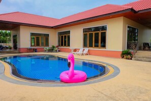 4-Bedroom with Private Pool  | Terrace/patio