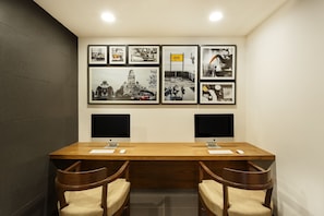 Business centre - Ginger Hotel Lucknow (Lucknow)