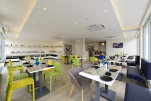 Frühstück, Mittagessen, Abendessen, internationale Küche 