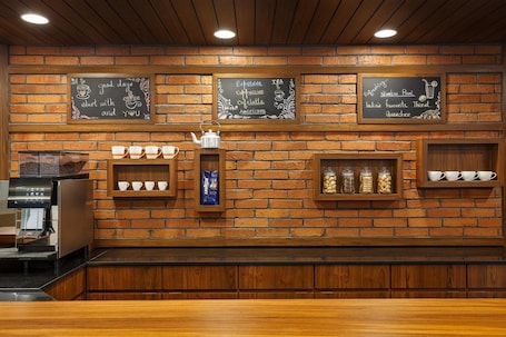 Breakfast, lunch, dinner served; international cuisine