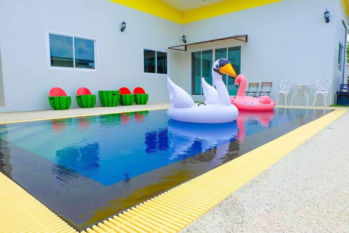 3-Bedroom Villa with Private Pool  | Terrace/patio