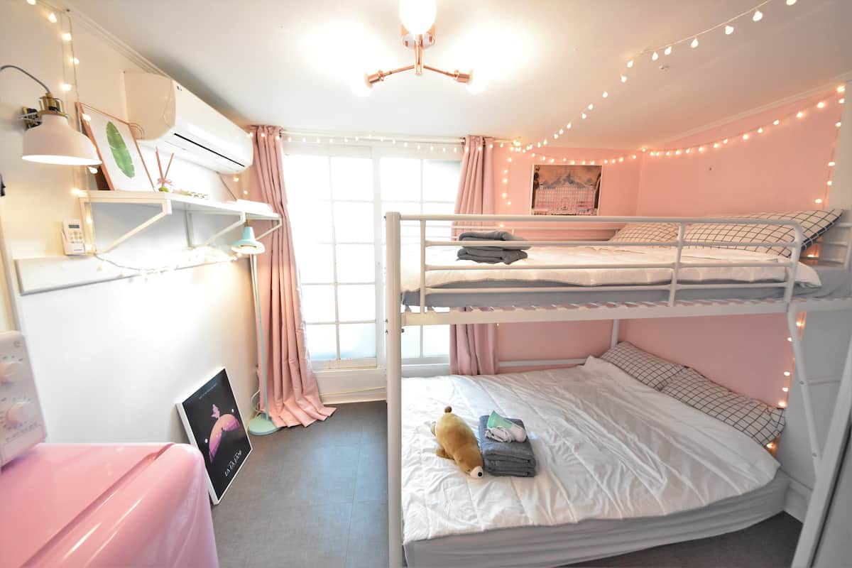 Room (4th Floor Rooftop )