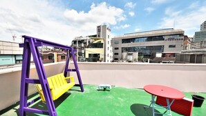 Birthday party area - Helloworld House 7 (Seoul)