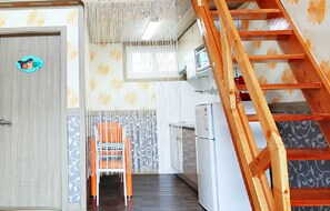 大型雪櫃/冰箱、微波爐、爐具、電熱水壺