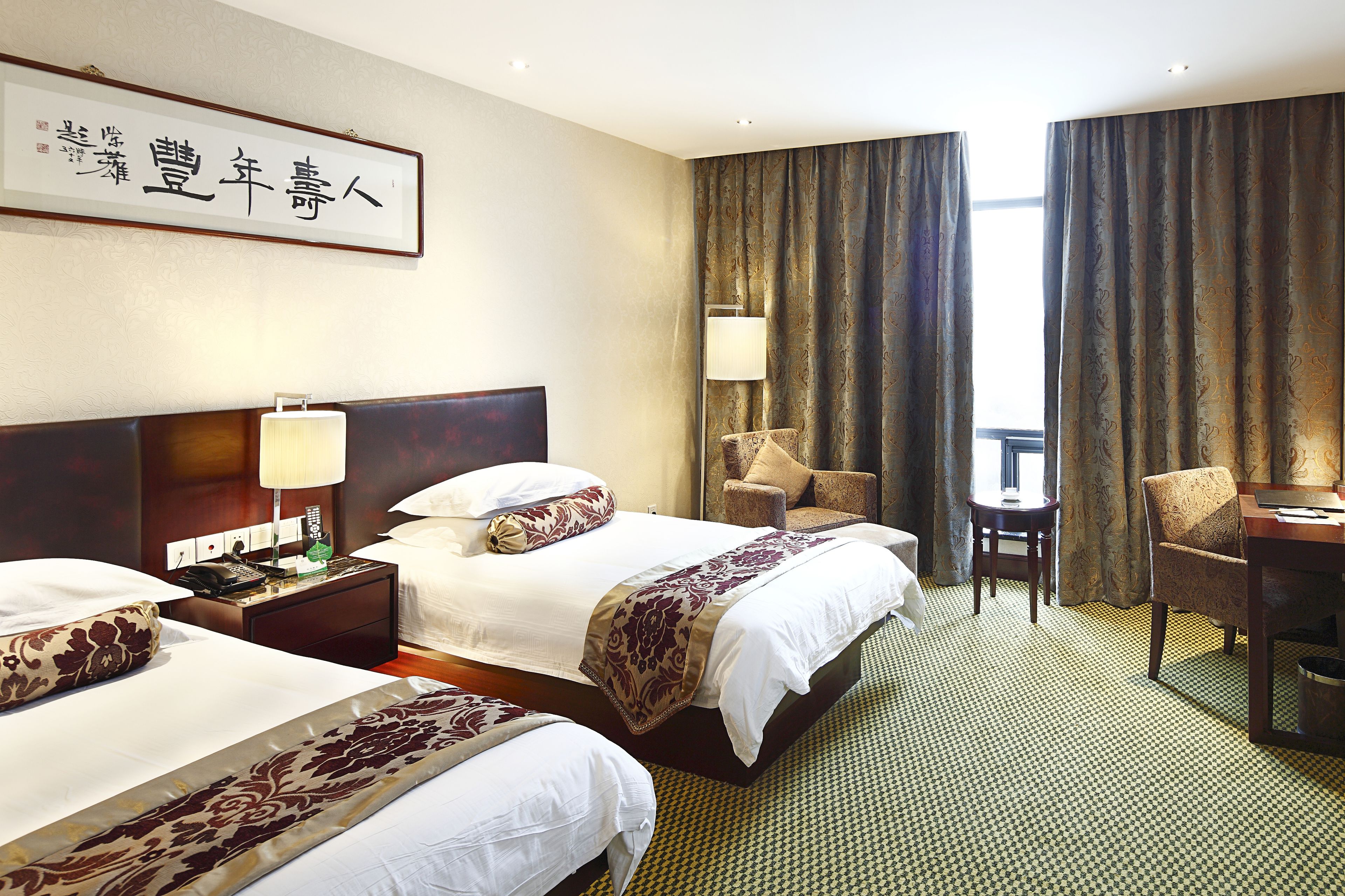 Caja de seguridad en la habitación, escritorio y wifi gratis 