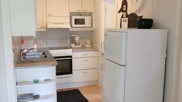Familien-Ferienhaus | Eigene Küche | Großer Kühlschrank, Mikrowelle, Ofen, Herdplatte