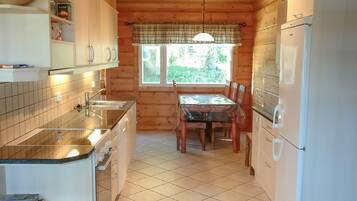 Ferienhaus, 3 Schlafzimmer, Sauna | Eigene Küche | Großer Kühlschrank, Mikrowelle, Ofen, Herdplatte