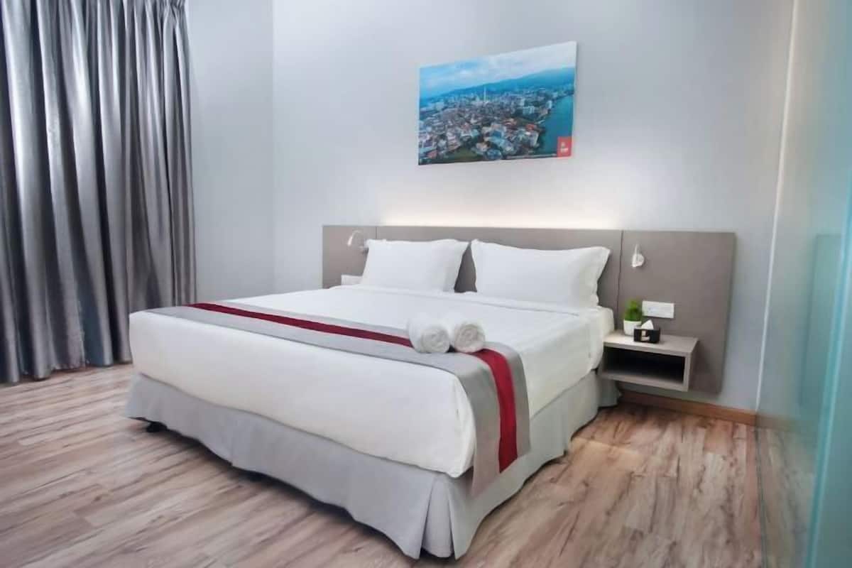 In-room safe, desk, iron/ironing board (on request), WiFi (free)
