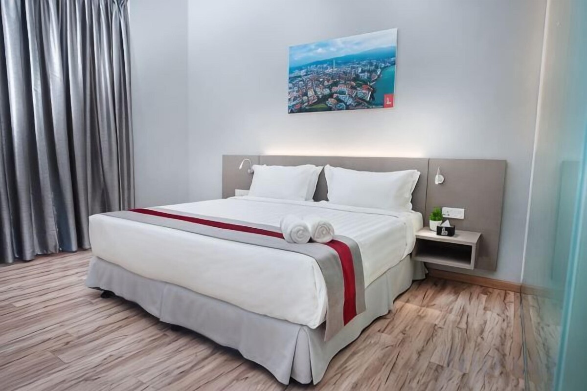 In-room safe, desk, iron/ironing board (on request), WiFi (free)