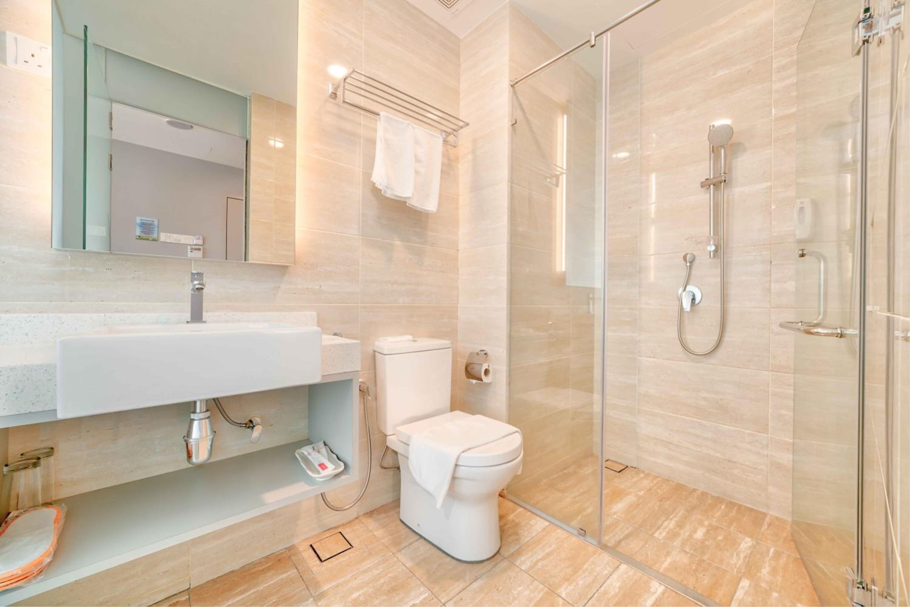 shower, free toiletries, hair dryer, towels