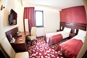 Twin Room | Premium bedding, in-room safe, desk, blackout drapes