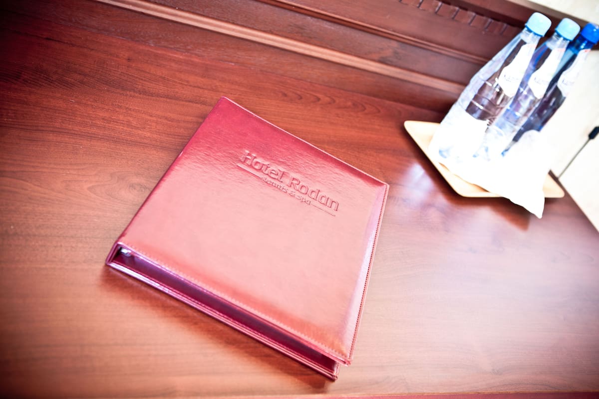 single room | living area | 42-inch flat-screen tv with satellite channels, tv